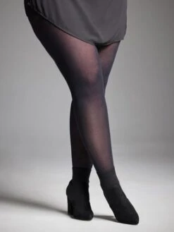 Mondor Footed Semi-Opaque 30 Denier Curvy Tights - 13 Colors